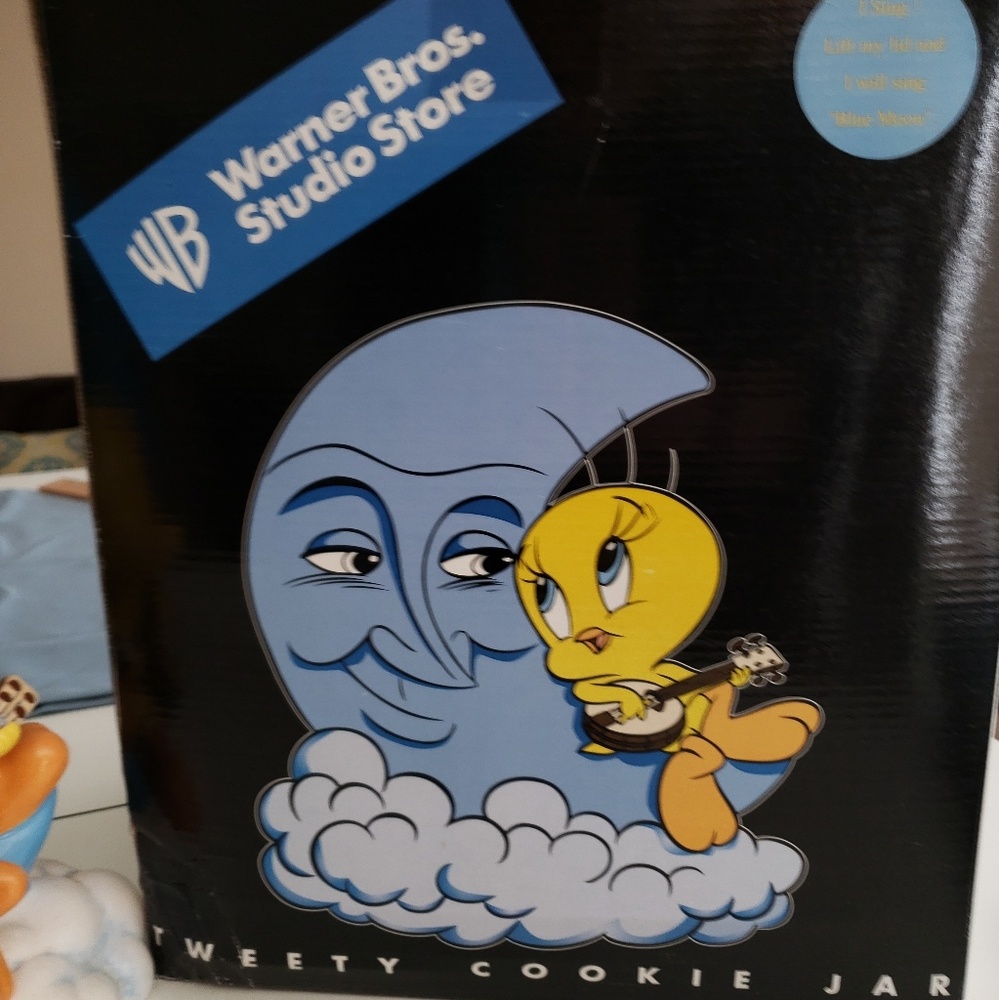 VINTAGE Tweetie Bird Cookie Jar (Musical)